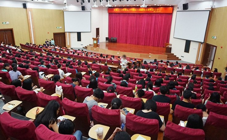 靚爆鏡的廣科院松山湖新校區(qū)多功能報(bào)告廳！報(bào)告廳舞臺(tái)機(jī)械及舞臺(tái)吊桿等建設(shè)項(xiàng)目由通用舞臺(tái)承建