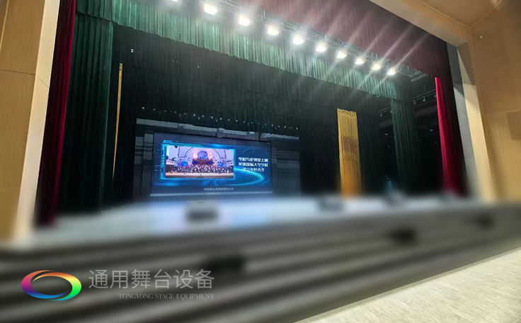 戴南文化藝術(shù)中心禮堂舞臺(tái)機(jī)械、舞臺(tái)吊桿等全面升級(jí) 賦能多元藝術(shù)呈現(xiàn)